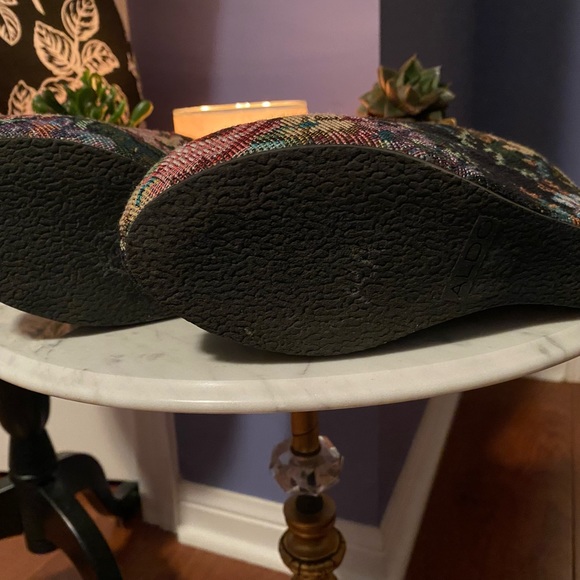 Aldo Wedges. Size 7 - Picture 8 of 16